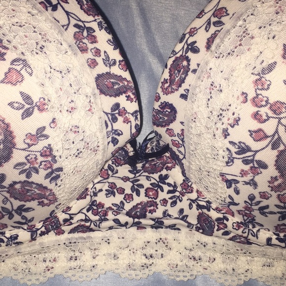 JESSICA SIMPSON Bra - Picture 7 of 7